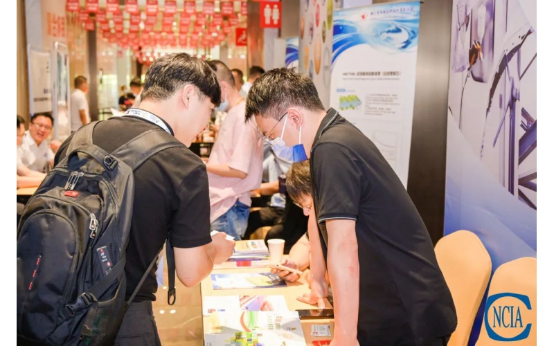 打造个性化空间，尽显色彩魅力——油漆涂料的多样选择